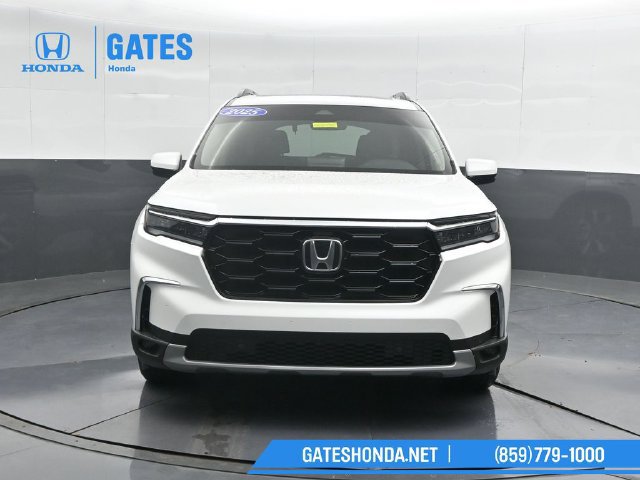 Certified 2025 Honda Pilot Touring image 5