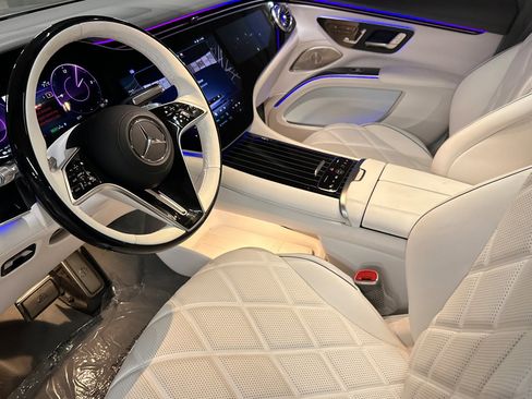 New 2025 Mercedes-Benz Maybach EQS 680 4MATIC image 4