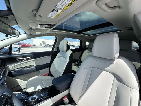 New 2025 Kia Sportage EX w/ EX Premium Package image 22