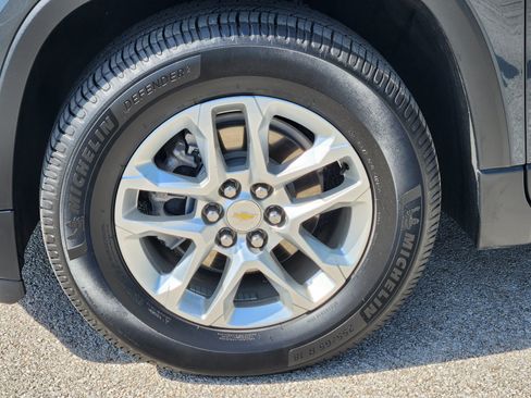 Used 2021 Chevrolet Traverse LT FWD image 30