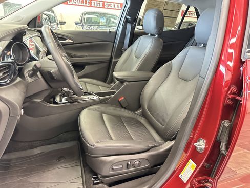 Used 2023 Buick Encore GX Essence w/ Experience Buick Package image 5