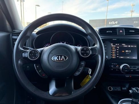 Used 2018 Kia Soul w/ Convenience Package image 12