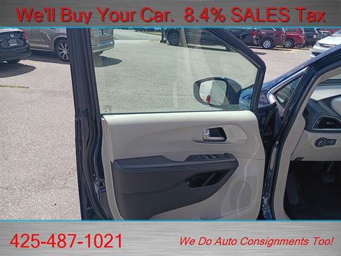 Used 2018 Chrysler Pacifica Touring Plus FWD image 11