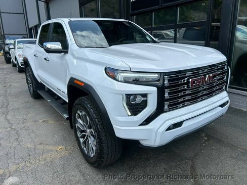 Used 2024 GMC Canyon Denali AWD/4WD image 7