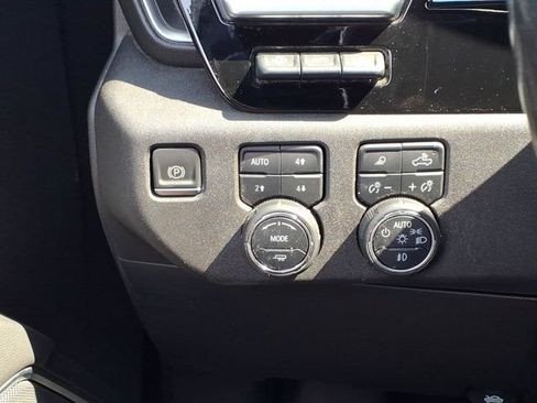 Used 2022 Chevrolet Silverado 1500 LTZ w/ LTZ Premium Package AWD/4WD image 20