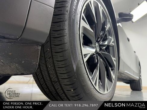 Used 2024 MAZDA CX-90 Plug-In Hybrid w/ Premium Pkg image 12