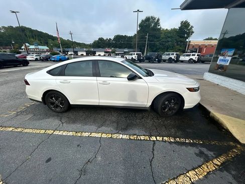 Used 2025 Honda Accord SE image 3