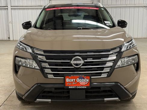 Used 2024 Nissan Rogue Platinum FWD image 5
