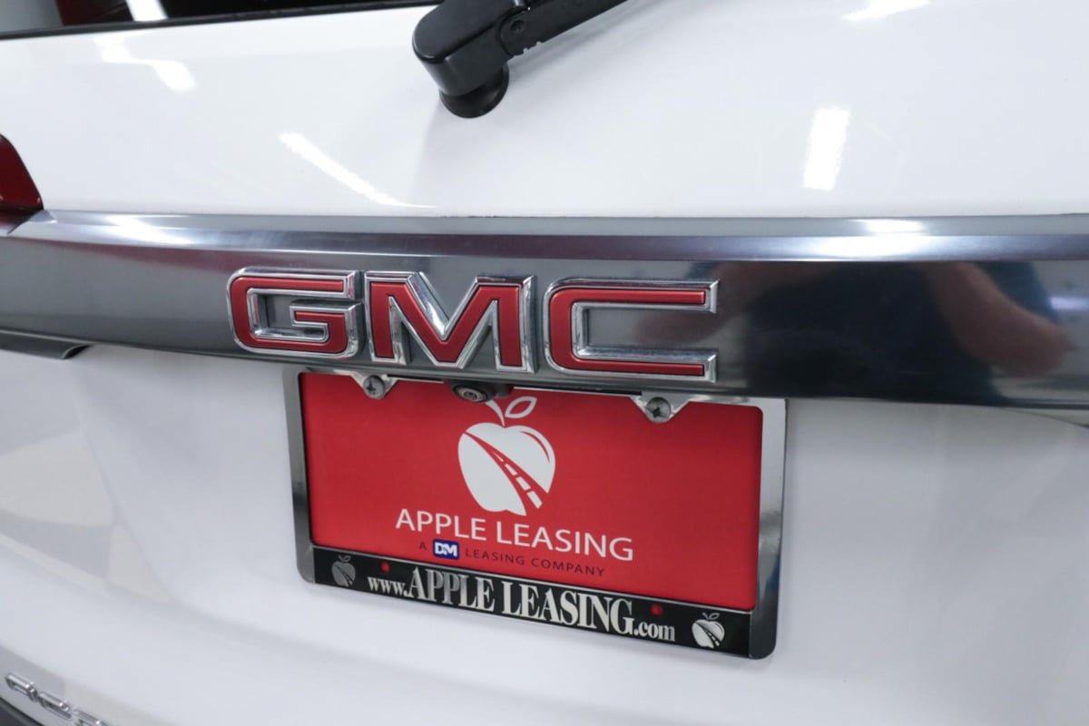 Used 2023 GMC Acadia AT4 w/ Technology Package AWD/4WD image 30