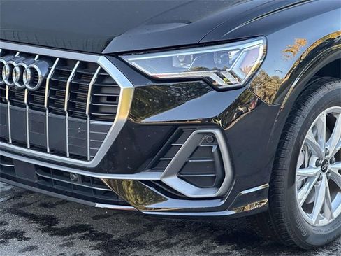 Certified 2025 Audi Q3 2.0T Premium Plus w/ Premium Plus Package image 8