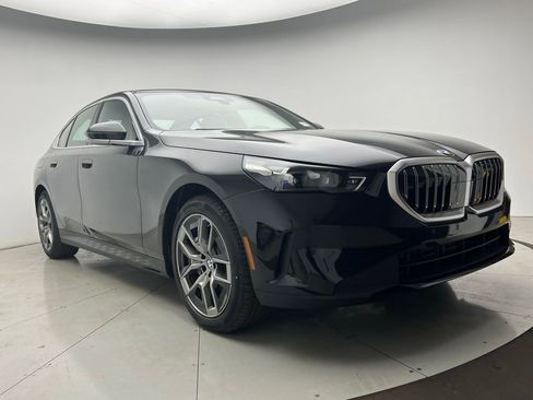 New 2026 BMW 530i 530i w/ Convenience Package image 2
