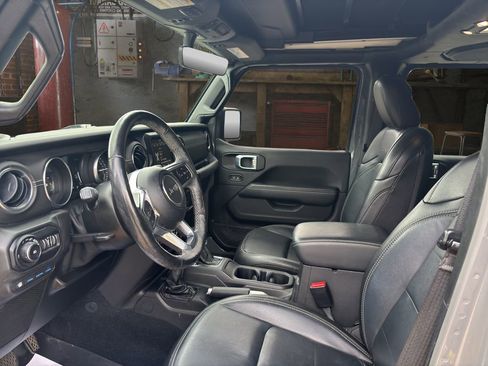 Used 2021 Jeep Wrangler Unlimited Sahara w/ Cold Weather Group image 19