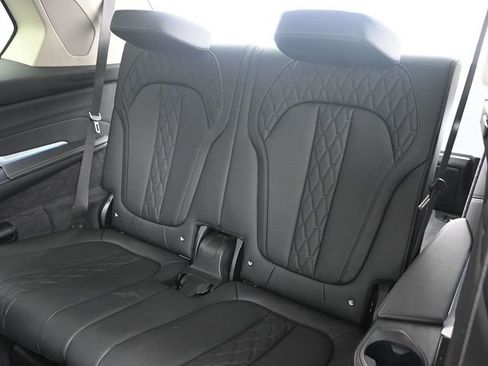 Used 2026 BMW X7 xDrive40i AWD/4WD image 25