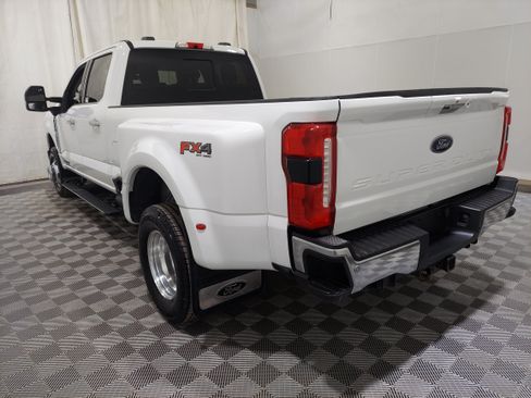 Used 2023 Ford F350 Lariat w/ Lariat Ultimate Package AWD/4WD image 3