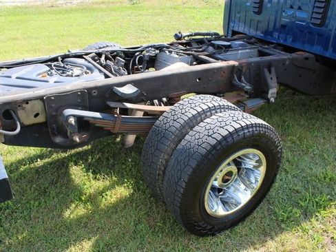 Used 2022 GMC Sierra 3500 SLE w/ SLE Convenience Package image 11