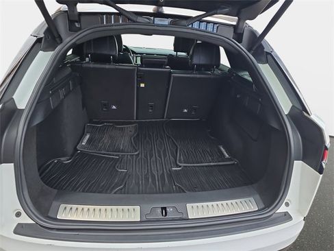 Certified 2020 Land Rover Range Rover Velar R-Dynamic S image 14