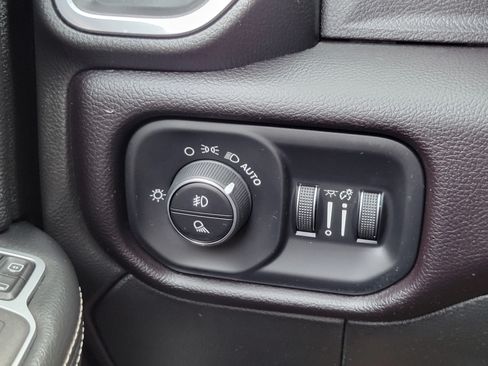 Used 2023 RAM 2500 Laramie w/ Night Edition AWD/4WD image 10