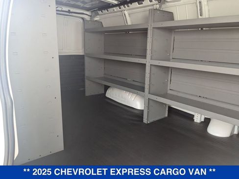 New 2025 Chevrolet Express 3500 Extended RWD image 34