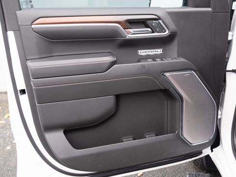 Used 2024 GMC Sierra 1500 Denali w/ Technology Package image 15