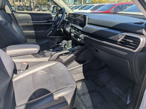 Used 2024 Kia Telluride S w/ S Sunroof Package image 9