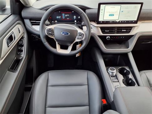 New 2026 Ford Explorer Active w/ Active Comfort Package image 6
