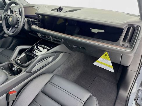 Certified 2026 Porsche Cayenne S image 33