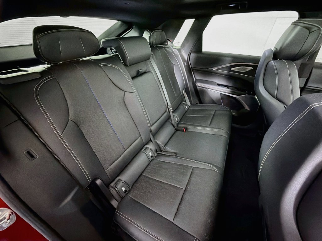 Used 2024 Cadillac Lyriq Sport w/ LPO, Floor Liner Package AWD/4WD image 28