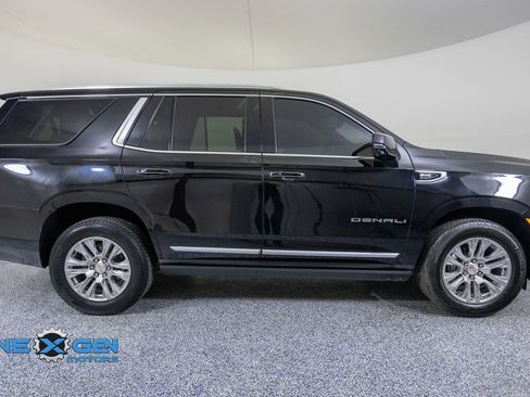 Used 2023 GMC Yukon Denali w/ Advanced Technology Package AWD/4WD image 8
