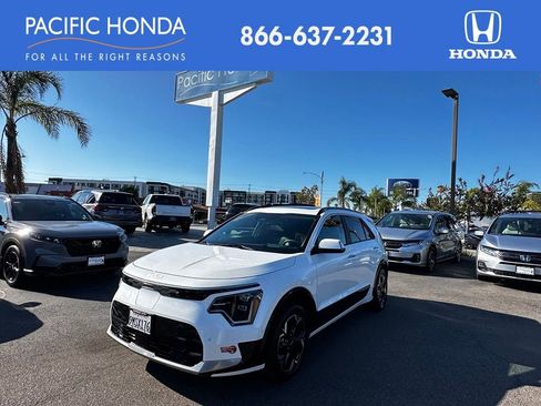 Used 2024 Kia Niro Wave FWD image 1