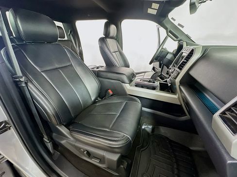 Used 2020 Ford F150 Lariat RWD image 11