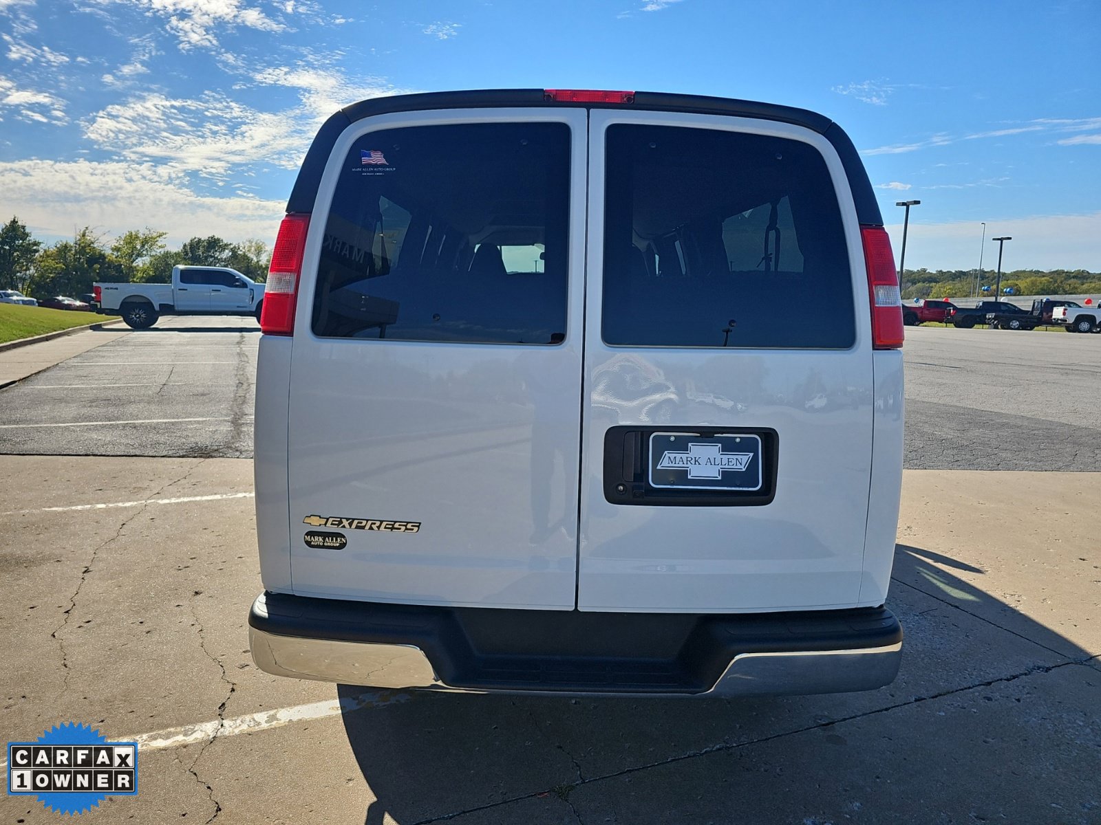 Used 2025 Chevrolet Express 3500 LT w/ LT Preferred Equipment Group RWD image 5