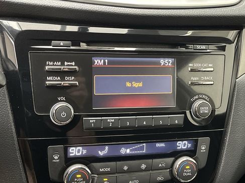 Used 2016 Nissan Rogue SV AWD/4WD image 15