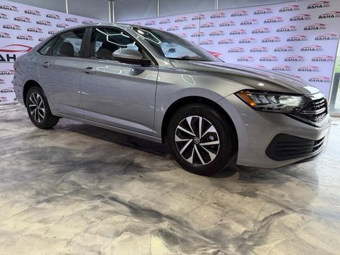 Used 2024 Volkswagen Jetta S image 5