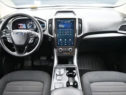 Used 2021 Ford Edge SE image 26