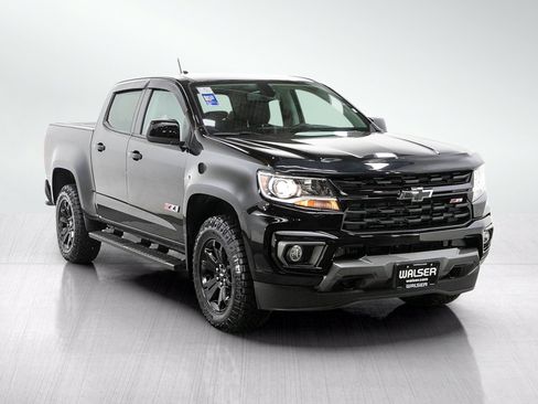 Used 2022 Chevrolet Colorado Z71 w/ Z71 Midnight Edition AWD/4WD image 7