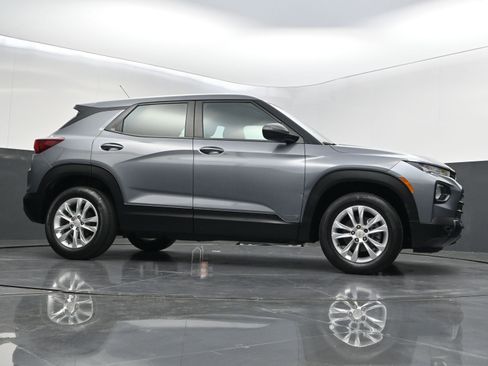 Used 2022 Chevrolet TrailBlazer LS w/ LPO, Blackout Package AWD/4WD image 38
