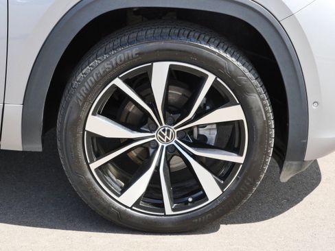 Used 2024 Volkswagen Atlas Cross Sport SEL Premium R-Line AWD/4WD image 15