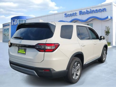 New 2025 Honda Pilot EX-L image 4