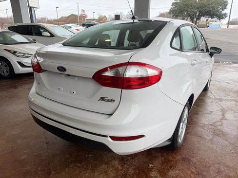 Used 2018 Ford Fiesta SE image 6