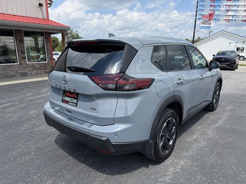 Used 2026 Nissan Rogue SV w/ SV Premium Package AWD/4WD image 4