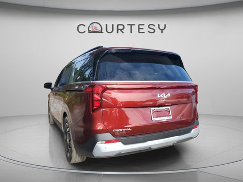 New 2026 Kia Carnival EX image 2