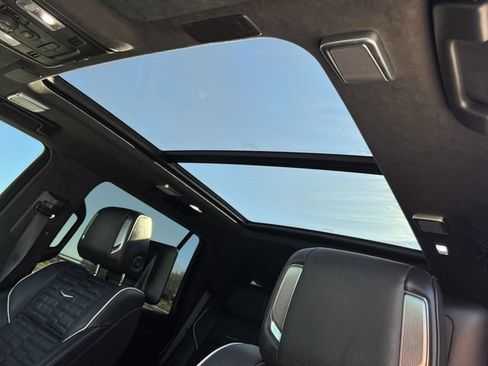 Certified 2024 Cadillac Escalade Sport Platinum image 21