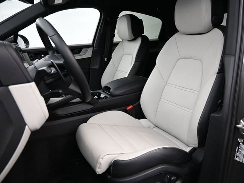 Certified 2024 Porsche Cayenne Coupe AWD/4WD image 5