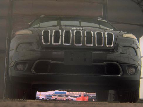 Used 2015 Jeep Cherokee Limited AWD/4WD image 3