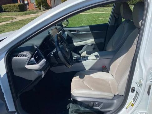 Used 2023 Toyota Camry XSE FWD image 14