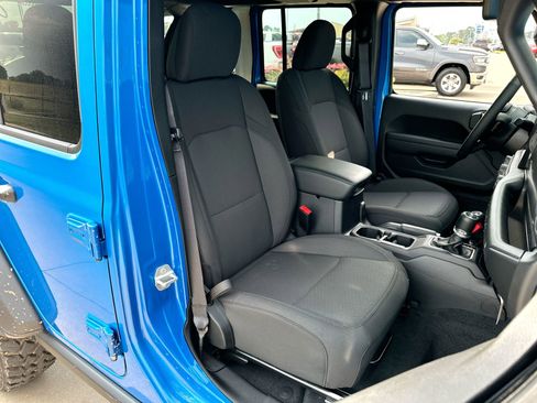 New 2023 Jeep Wrangler Unlimited w/ Sun & Screen Package AWD/4WD image 25