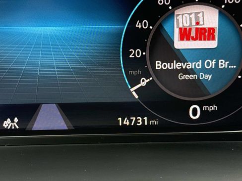 Used 2024 Volkswagen Atlas Cross Sport SE FWD image 33