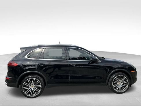 Used 2016 Porsche Cayenne AWD/4WD image 6