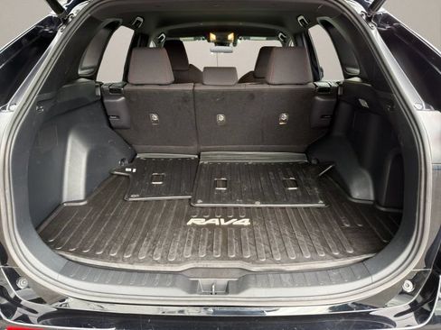 Used 2021 Toyota RAV4 SE AWD/4WD image 11