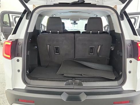 Used 2017 GMC Acadia SLE FWD image 19